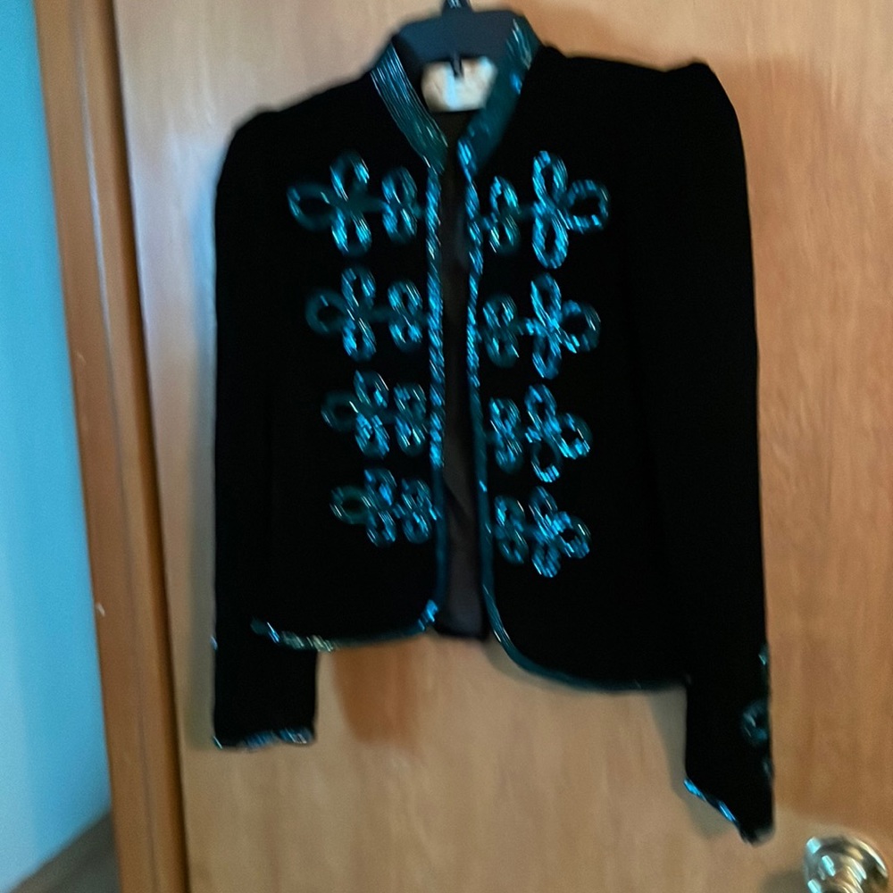 Black Oscar de la Renta velvet jacket- green beading